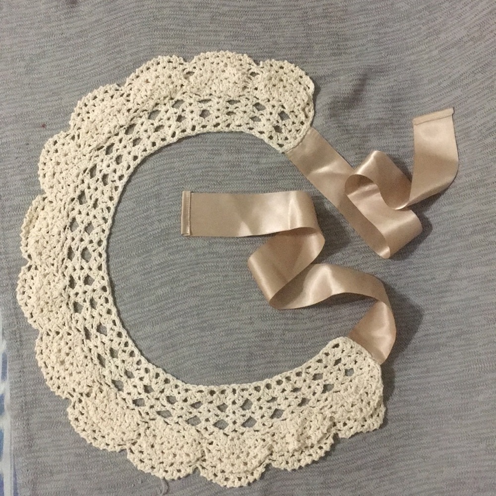 Ivory Crochet lace collar with ribbon ties